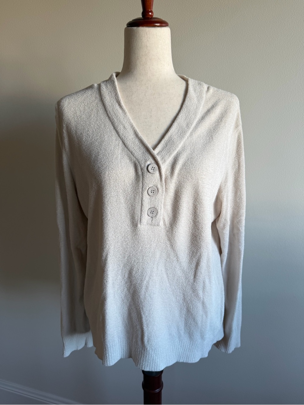Barefoot Dreams Women's Cream Button-Placket V-Neck Sweater size M